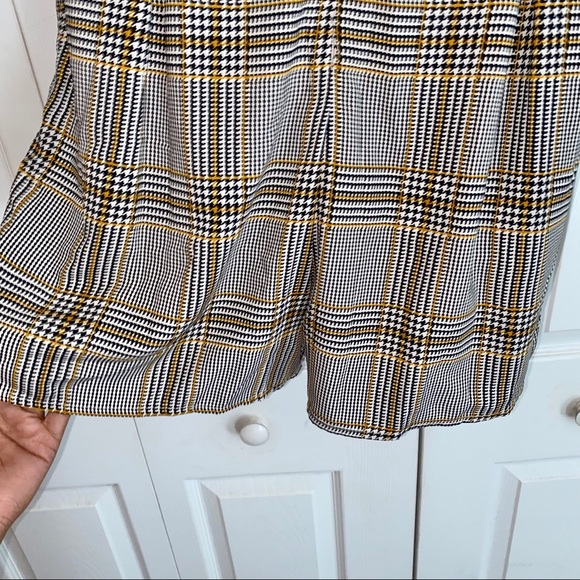 19 COOPER | Plaid Romper - Picture 4 of 6